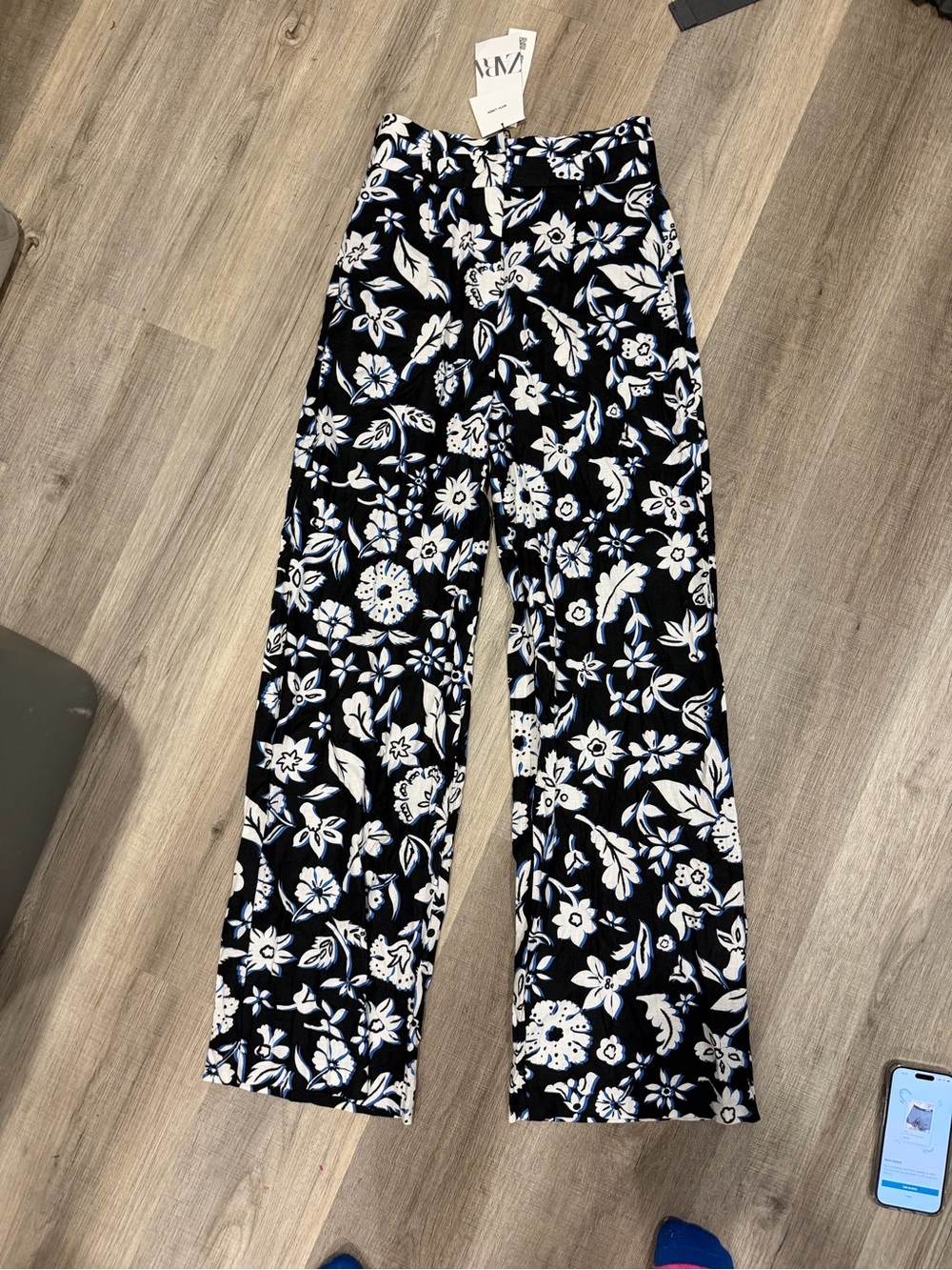 NWT Zara with live. Black & White Floral Wide-Leg Pants